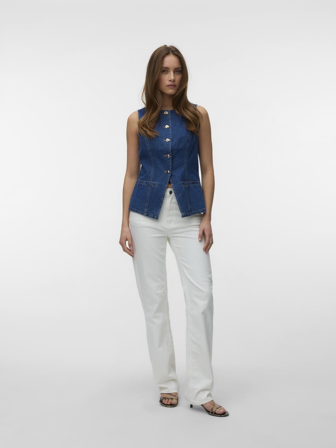 model_shot-front